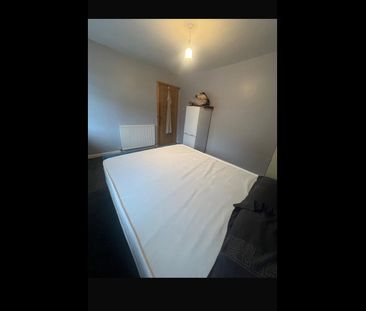 Room in a Shared House, Latelow Road, B33 - Photo 6