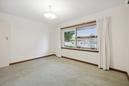 Family home. - Photo 2