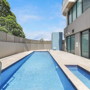 Fully Equipped 1br Apartment with Hotel-Style Amenities - Photo 3