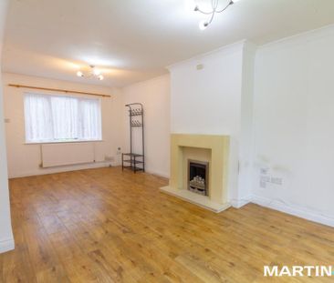 3 bedroom end of terrace house to rent - Photo 2