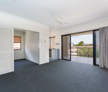 3/19 Downs Street, Redcliffe QLD 4020 - Apartment For Rent | Domain - Photo 2