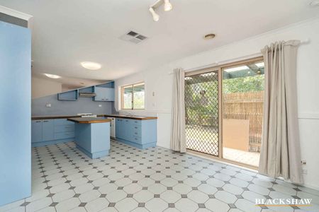 Spacious 3 Bedroom Home in Bonython – Available Now - Photo 3