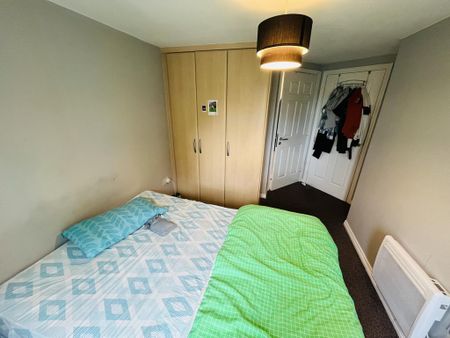 2 bedroom apartment to rent - Photo 3