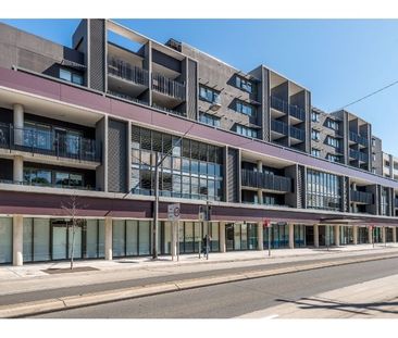 Top Floor Apartment with Two Secure Car Spaces - Photo 3