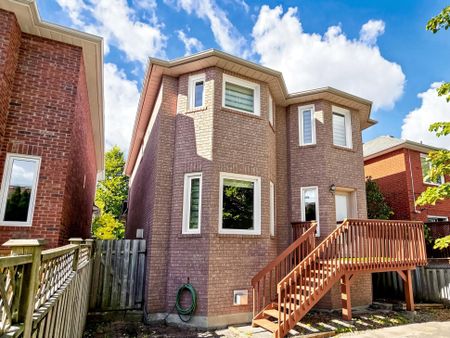 For Lease - 139 Rushbrook Drive, Newmarket, Ontario - Photo 2