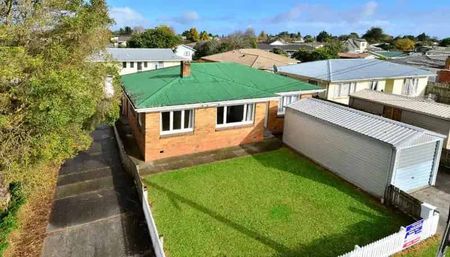 Charming 3-Bedroom Family Home in Papakura, Auckland - Photo 4