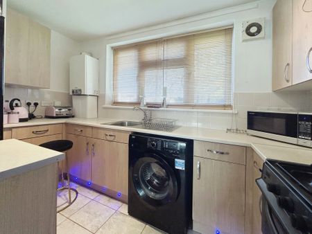 1 bed flat to rent in Eden Close, Langley, SL3 - Photo 5