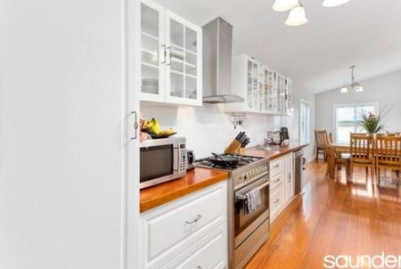 Large family home with character! - Photo 5