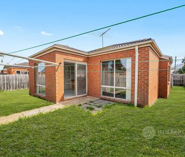 Easy Living in the Heart of Werribee 🏡 - Photo 6