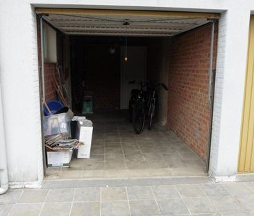 Appartement met kleine garageruimte/berging en 2 open staanplaatsen - Photo 3