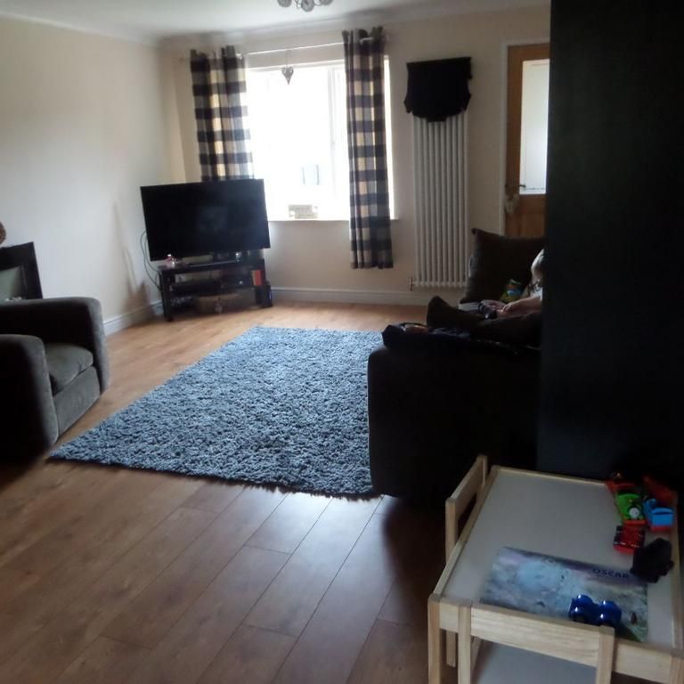2 bedroom semi-detached house to rent - Photo 1