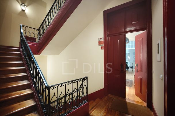 Apartamento T4 para arrendamento no centro do Chiado, com estacionamento - Photo 1