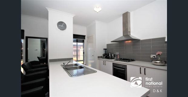 17 Keynes Circuit, Fraser Rise, Vic 3336 - Photo 1