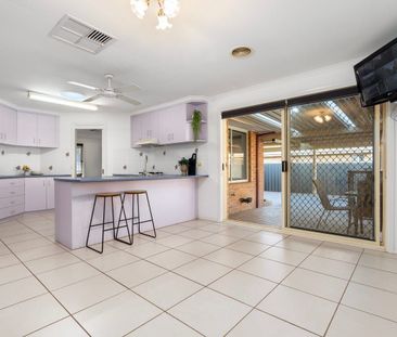 Comfort, Space & Year-Round Entertaining - Photo 6