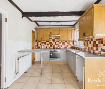14 Inchmarnock Drive, Dundonald, Belfast, BT16 2ND - Photo 5