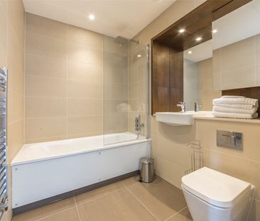 Harbour Way, London, E14 - Photo 1
