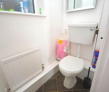 1 bedroom in a flat share to rent - Photo 6