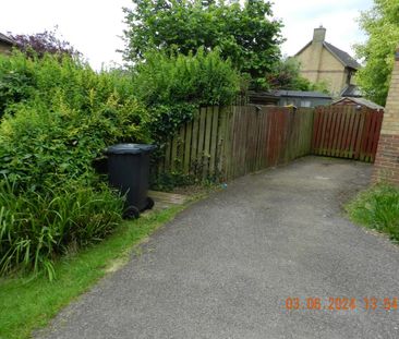 2 bedroom semi-detached house to rent - Photo 3