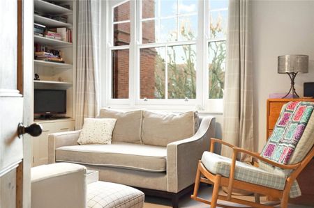 Queens Club Gardens - Photo 2