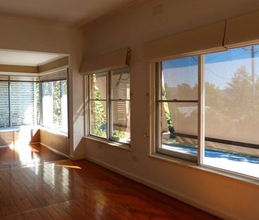 597 Whinray Crescent - Photo 1