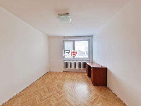 Pronájem bytu 2+1 72 m² - Fotografie 2