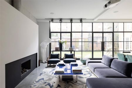 5 bedroom detached house to rent - Photo 2