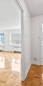 1bedroom available steps from Old Mill Station (Bloor West Village) - Photo 3