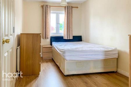 1 bedroom in a house share to rent - Photo 5