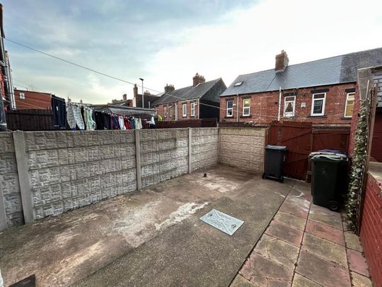 3 bedroom terraced house to rent - Photo 1