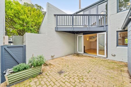 Immaculate townhouse - stroll to ferry - Photo 3