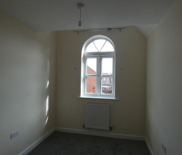 3 bedroom semi-detached house to rent - Photo 6