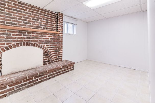 For Lease - 52 Baylawn Drive, Toronto, Ontario - Photo 1