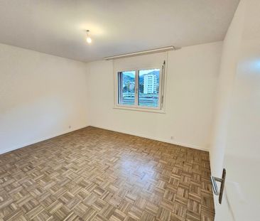 BEAUTIFUL 4.5BEDROOM APARTMENT IN MONTHEY COMPLETELY RENOVATED - Photo 5