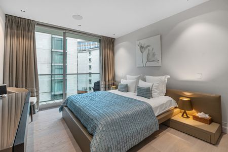 Exceptional four-bedroom townhouse in Knightsbridge - Photo 3