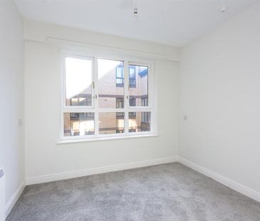 Rent Apt 19 St Barnabas House, Highfield, S2 £700pcm - Photo 5