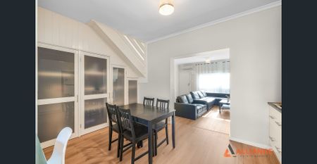 Prime Location 3-Bedroom Semi- Furnished Unit - Photo 4
