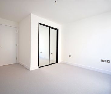 Well presented 1 bedroom fourth floor apartment set within the grou... - Photo 6