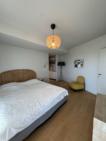 PENTHOUSE | 3 rooms | 140 SQM | VIEW OF THE LAKE - Photo 3