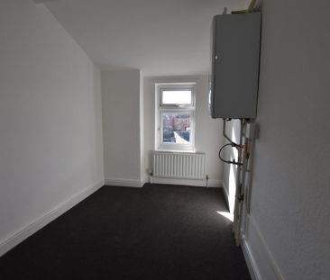3 bedroom terraced house to rent - Photo 6