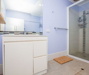 Furnished 1x1 - Courtyard + Carport - Photo 4