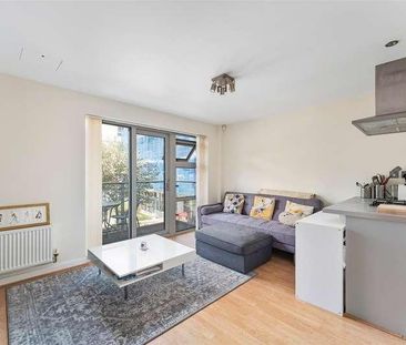 Ivory Court, Queen Mary Avenue, South Woodford, E18 - Photo 1