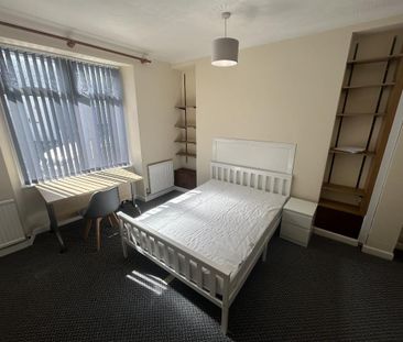 Wood Road, Treforest - Photo 3