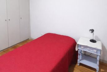 Alugo quarto em T3 junto ao El Corte Ingles