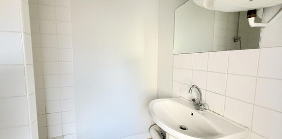 Location Appartement 1 pièce 26m² ROANNE 42300 - Photo 2