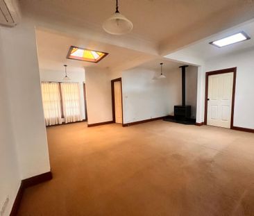 Charming Family Home in Glenbrook - Photo 6