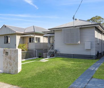 Fully renovated home in ideal location - Photo 4