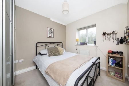 The Pines, Shadwell, Leeds, LS17 8GB - Photo 2