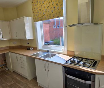 Leeds Road, Dewsbury, West Yorkshire, WF12 - Photo 3