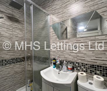6 Bedroom Mid Terraced House for rent in Harold Terrace - Photo 3