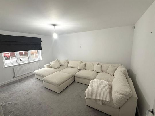 4 bedroom detached house to rent - Photo 1